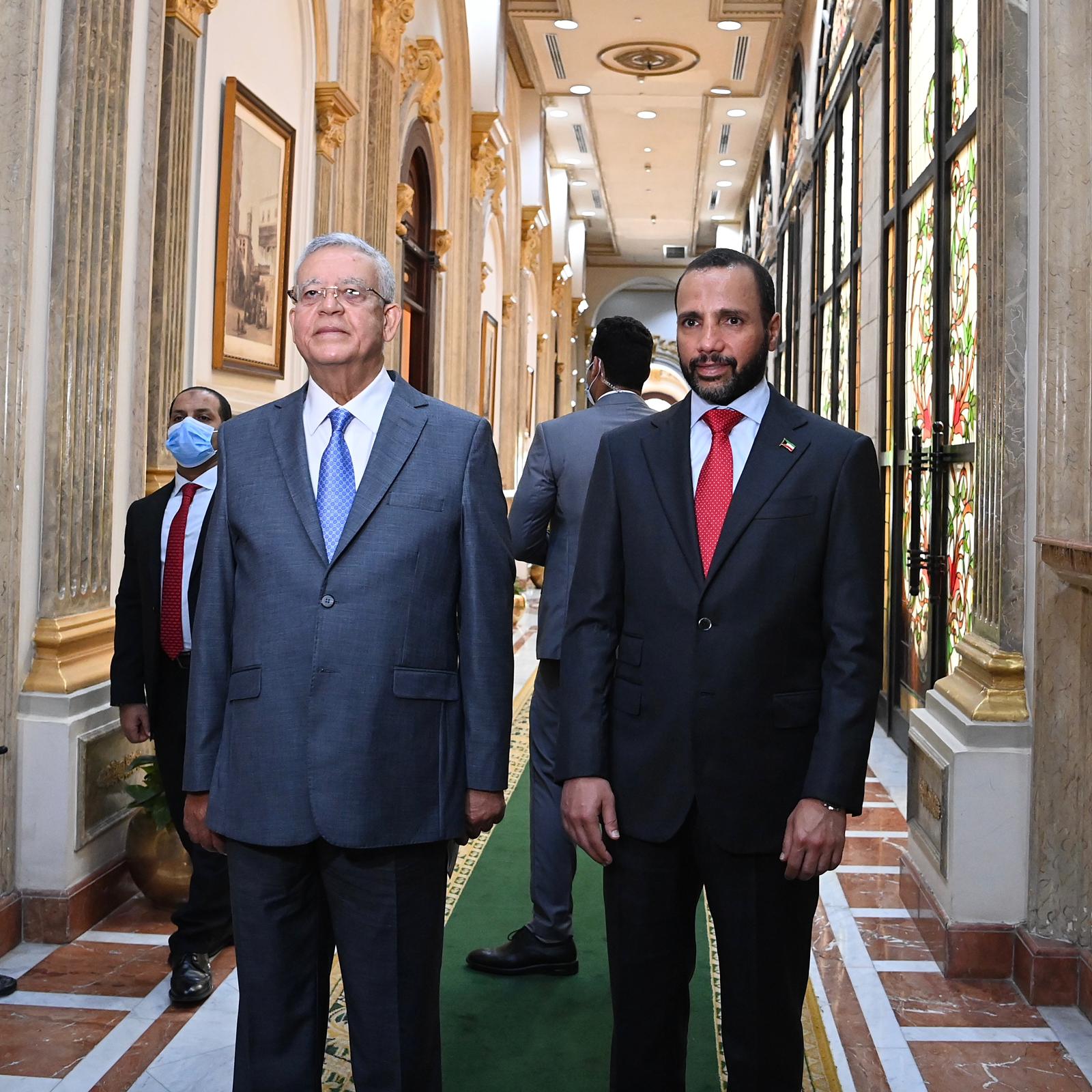 الغانم يجتمع بالقاهرة إلى رئيس مجلس النواب المصري