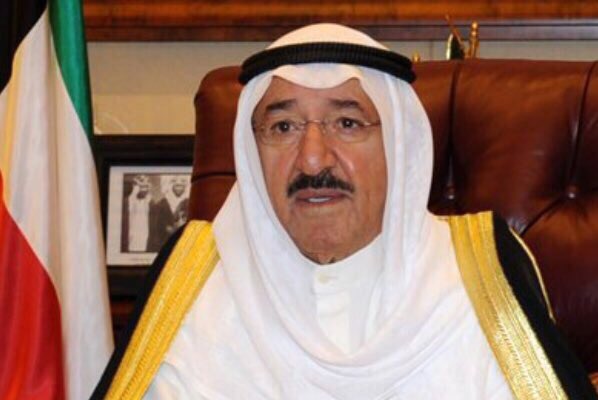 سمو الأمير يعزي الرئيس الجزائري بضحايا حادث اصطدام حافلتين