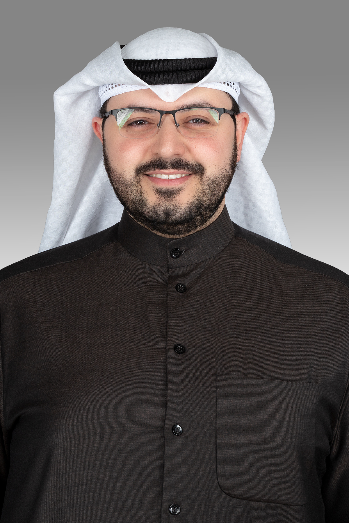 عبدالعزيز الصقعبي يوجه سؤالين إلى وزيري التعليم العالي و(شؤون الشباب)