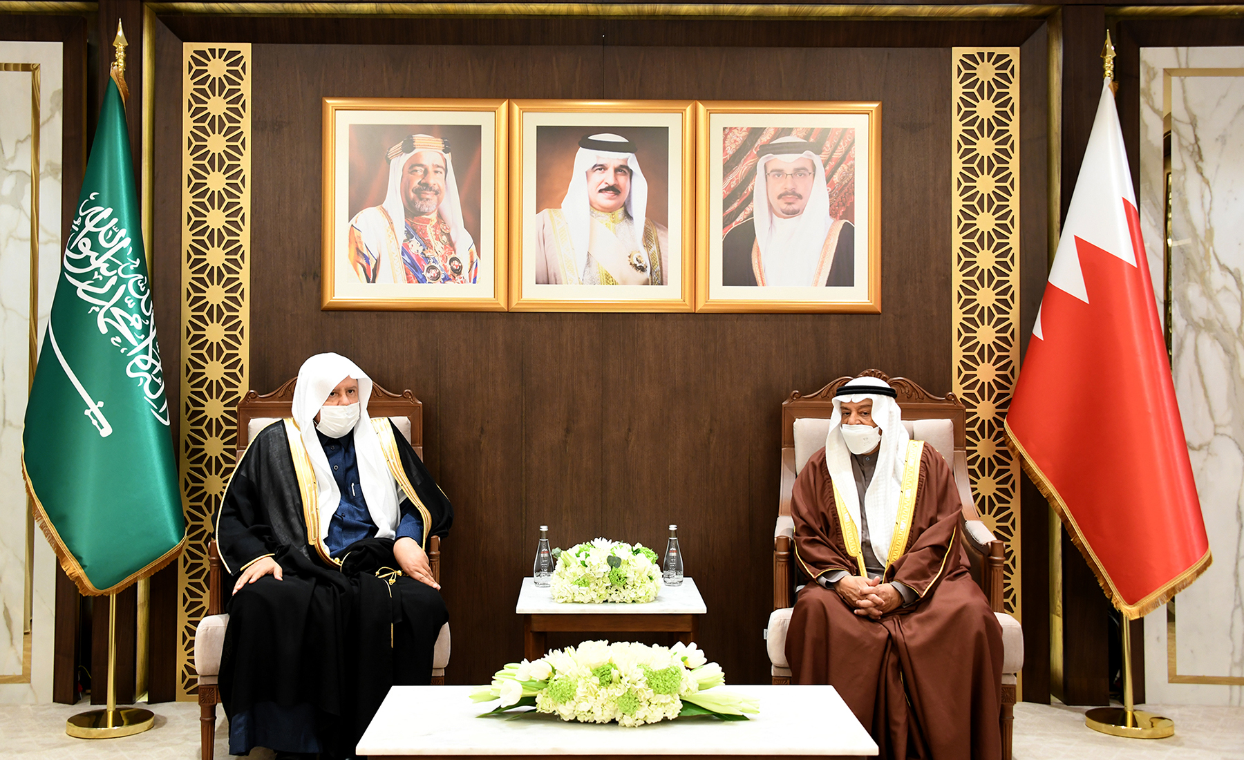 رئيس  (الشورى السعودي) يجري مباحثات مع رئيسي (الشورى والنواب البحرينيان)