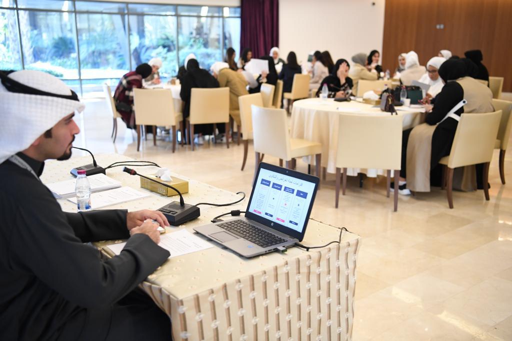 (الموارد البشرية) في أمانة المجلس تعقد ورشة عمل لأعضاء نادي القانون الدستوري بجامعة الكويت