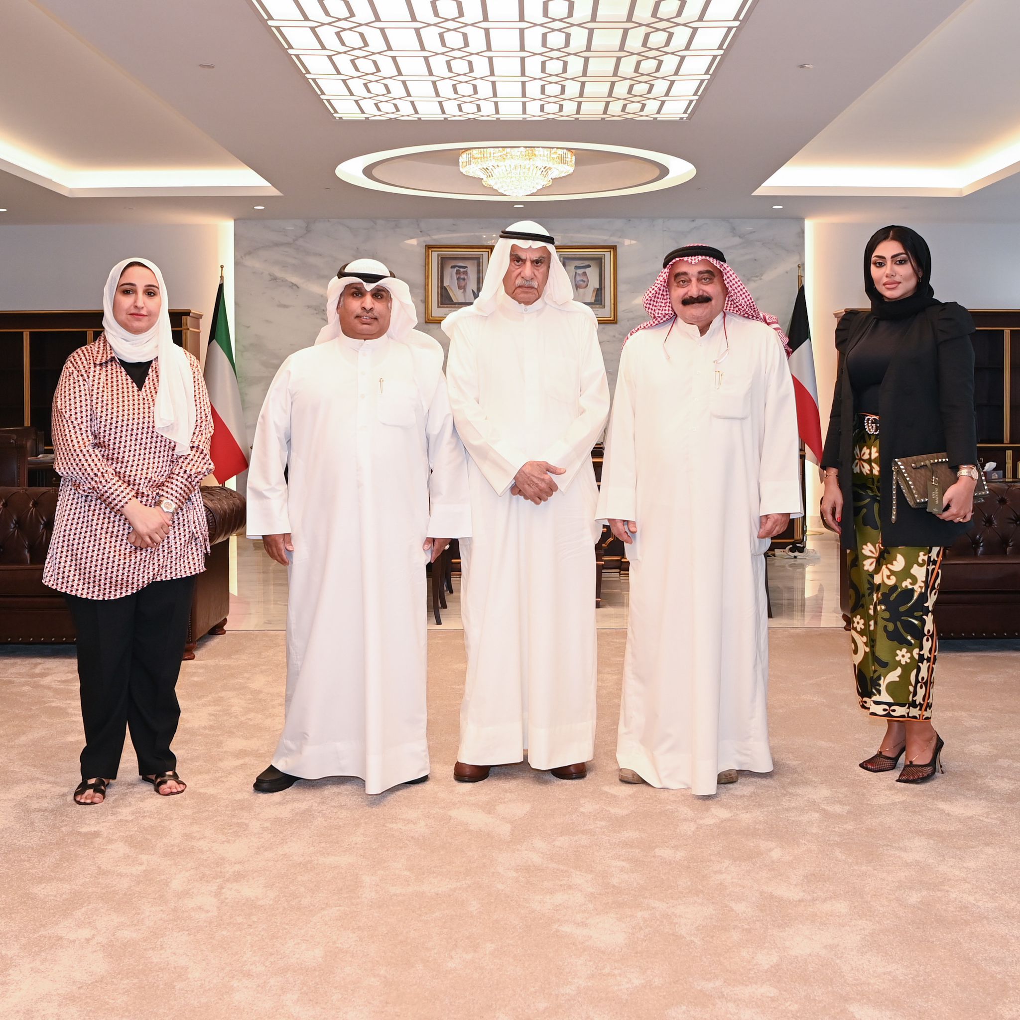 السعدون يستقبل رئيس وأعضاء جمعية الحقوقيين الكويتية