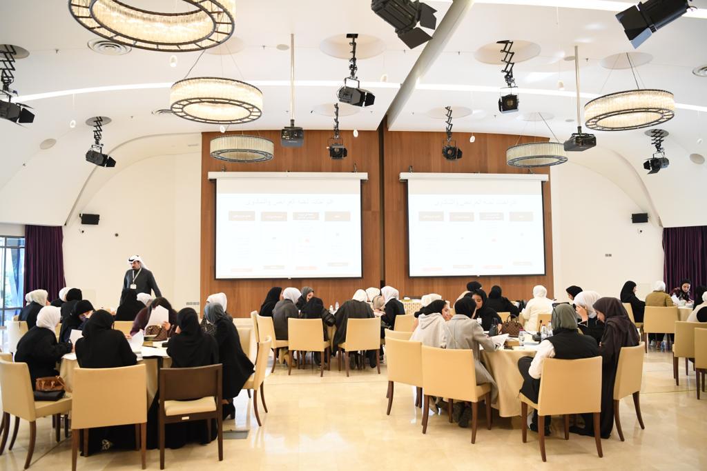 (الموارد البشرية) في أمانة المجلس تعقد ورشة عمل لأعضاء نادي القانون الدستوري بجامعة الكويت