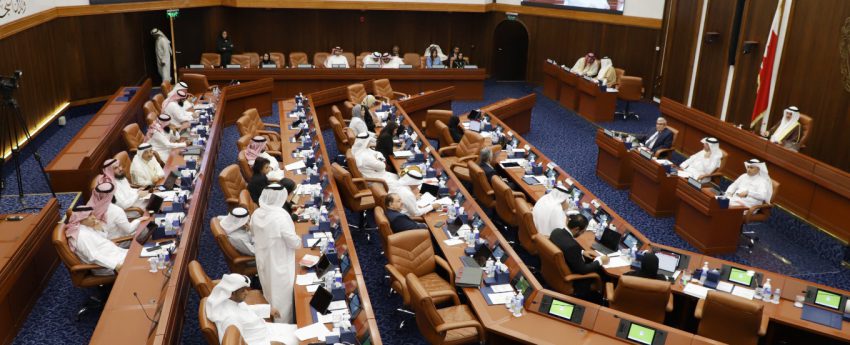 (النواب البحريني) يناقش سياسة الحكومة بشأن توظيف العاطلين في تخصصات التربية الرياضية والطبية والقانونية ويوافق على 6 اقتراحات برغبة