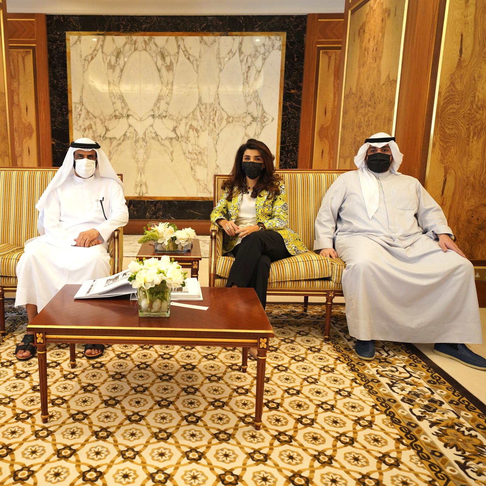  النائب الأول لرئيس المجلس الوطني الاتحادي الإماراتي يزور قصر السلام