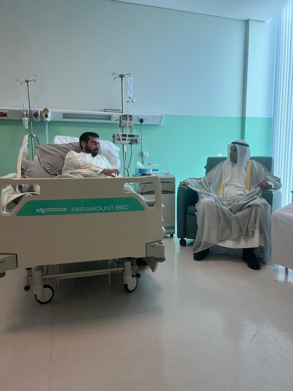  السعدون يزور الأنبعي في المستشفى الأميري للاطمئنان على صحته