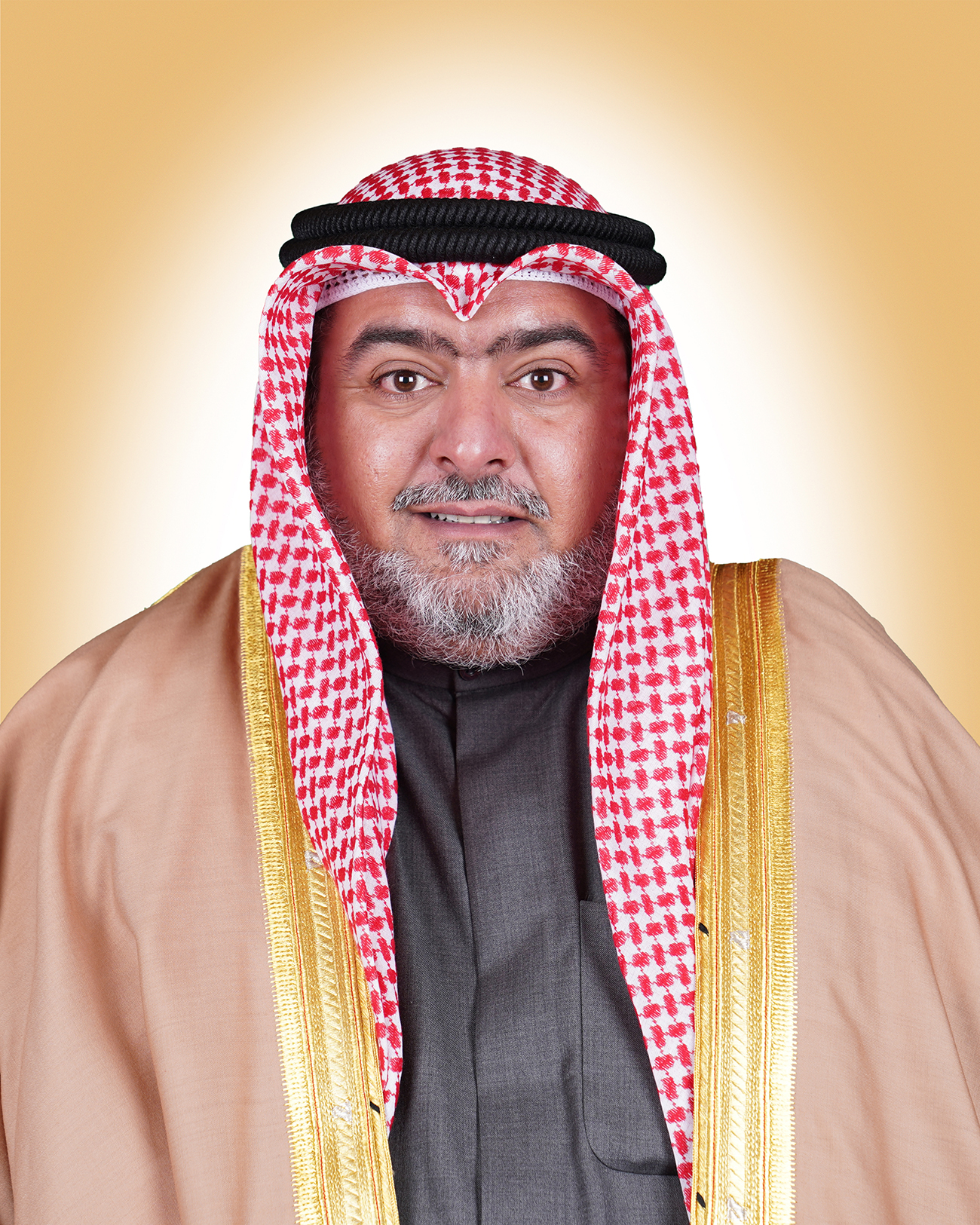 وزير الداخلية يكرم المواطنين المشاركين في ضبط 10 متسللين للبلاد