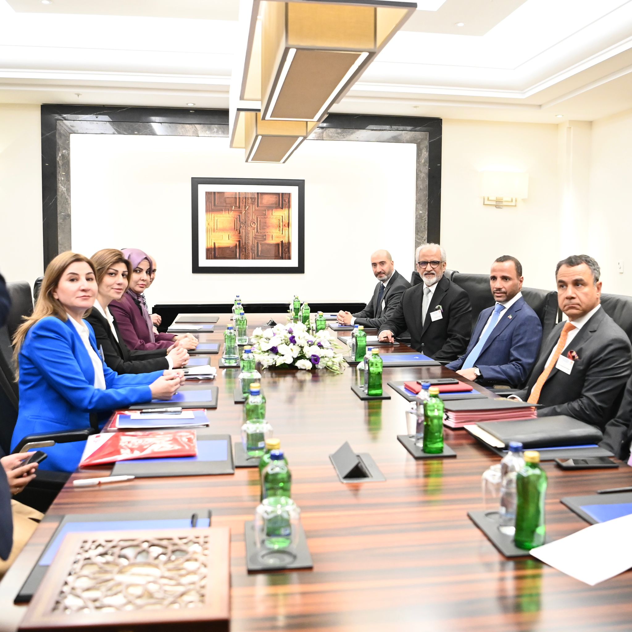 الغانم يلتقي في إسطنبول رئيسة الوفد البرلماني العراقي