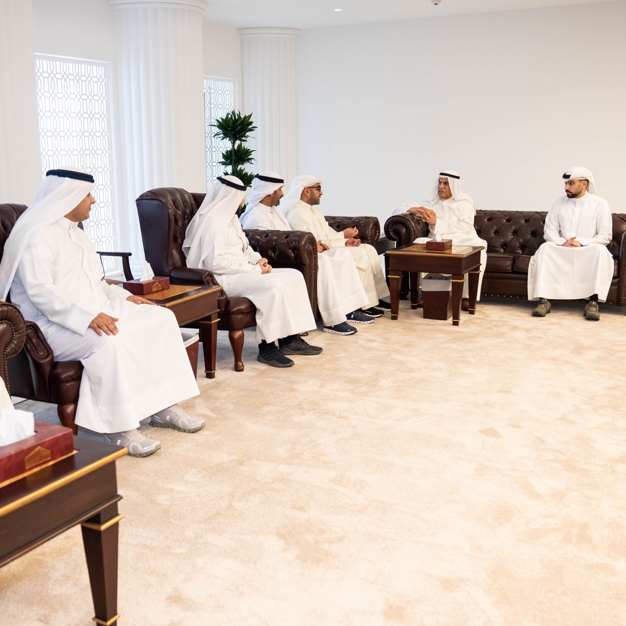 السعدون يستقبل رئيس وأعضاء الجمعية الكويتية للدفاع عن المال العام