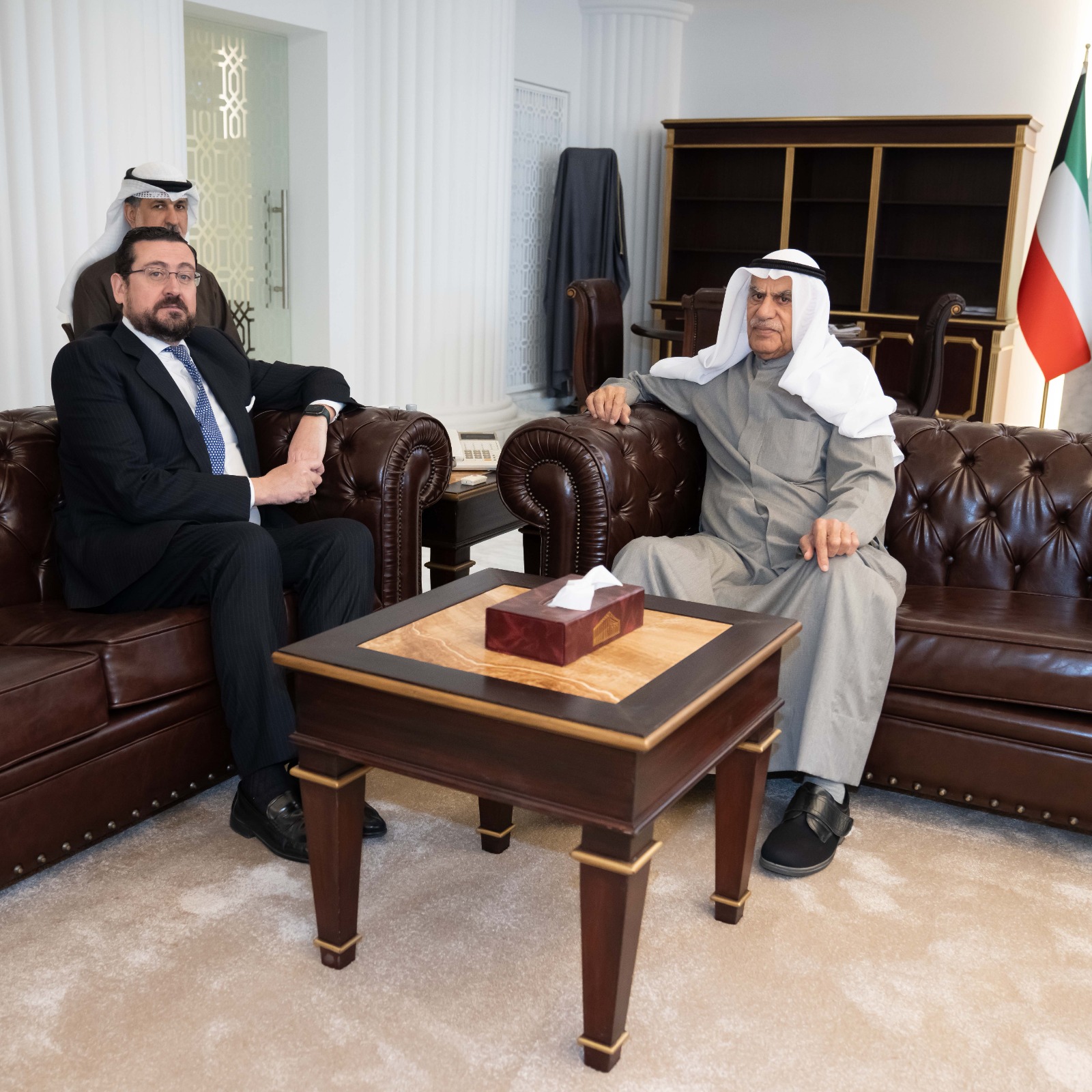  السعدون يستقبل عددا من السفراء المعتمدين لدى الكويت