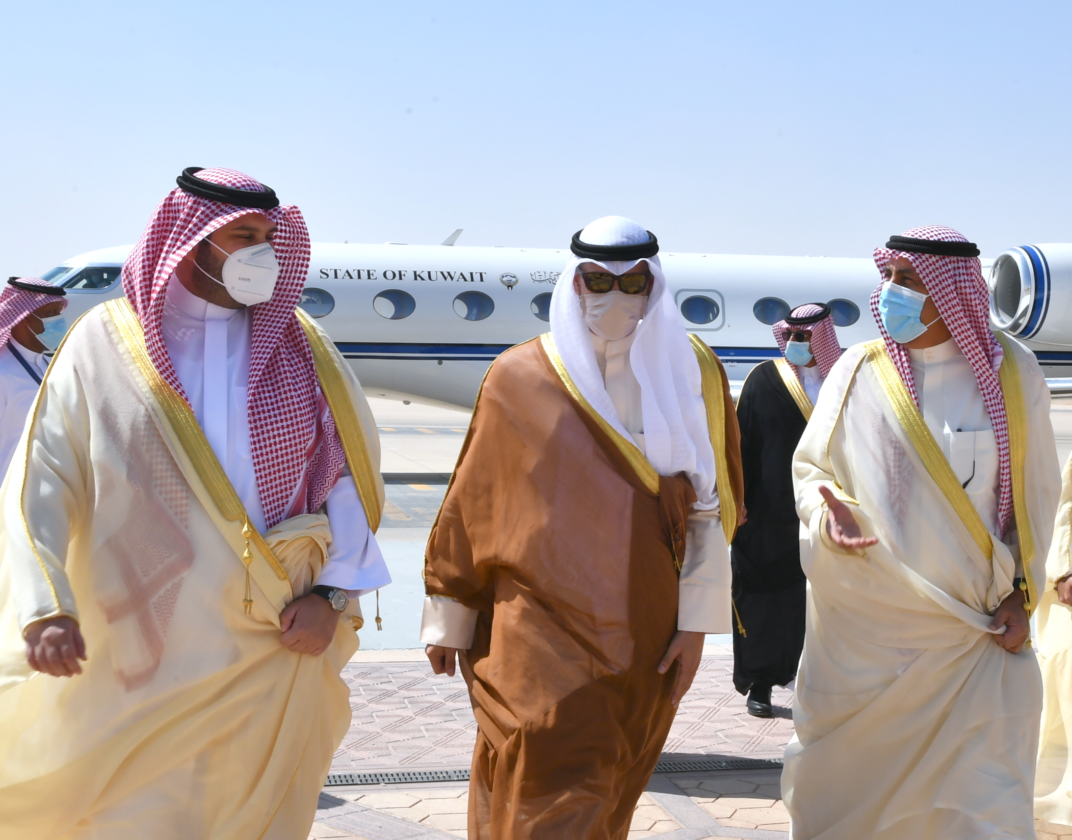 مبعوث سمو الأمير يصل إلى السعودية لتسليم رسالتين لخادم الحرمين وولي عهده