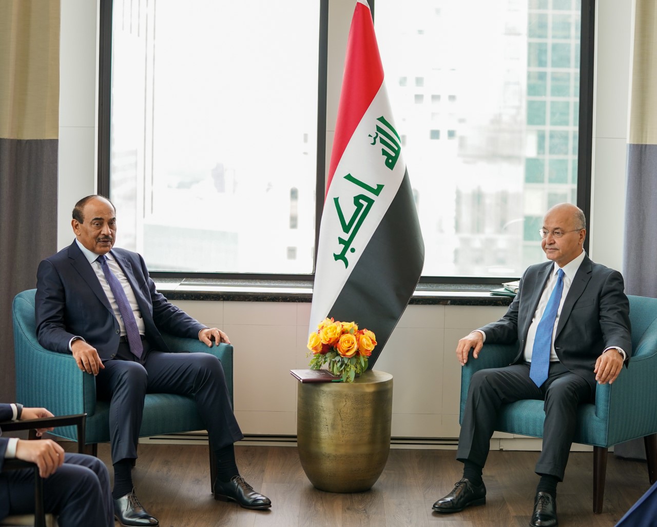 ممثل سمو أمير البلاد سمو رئيس مجلس الوزراء يلتقي رئيس جمهورية العراق 