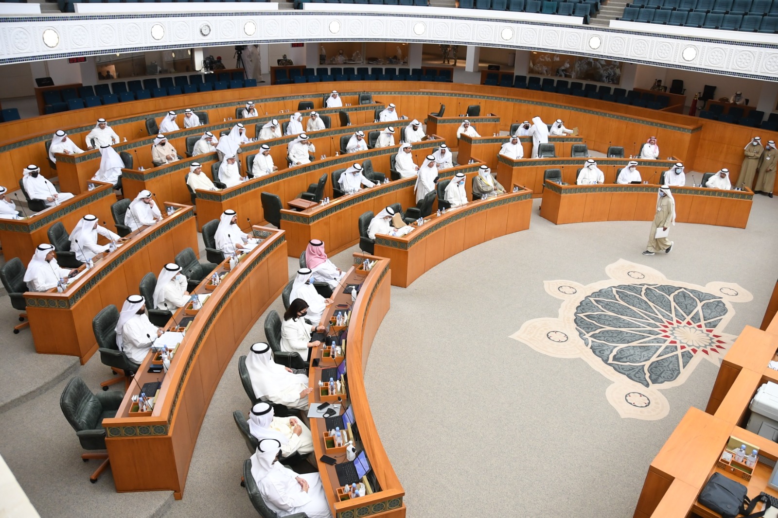  5 نواب يقترحون منح الرياضيين العاملين بأجهزة الدولة إجازة تفرغ لا تزيد على عامين للاحتراف خارج أو داخل الكويت 