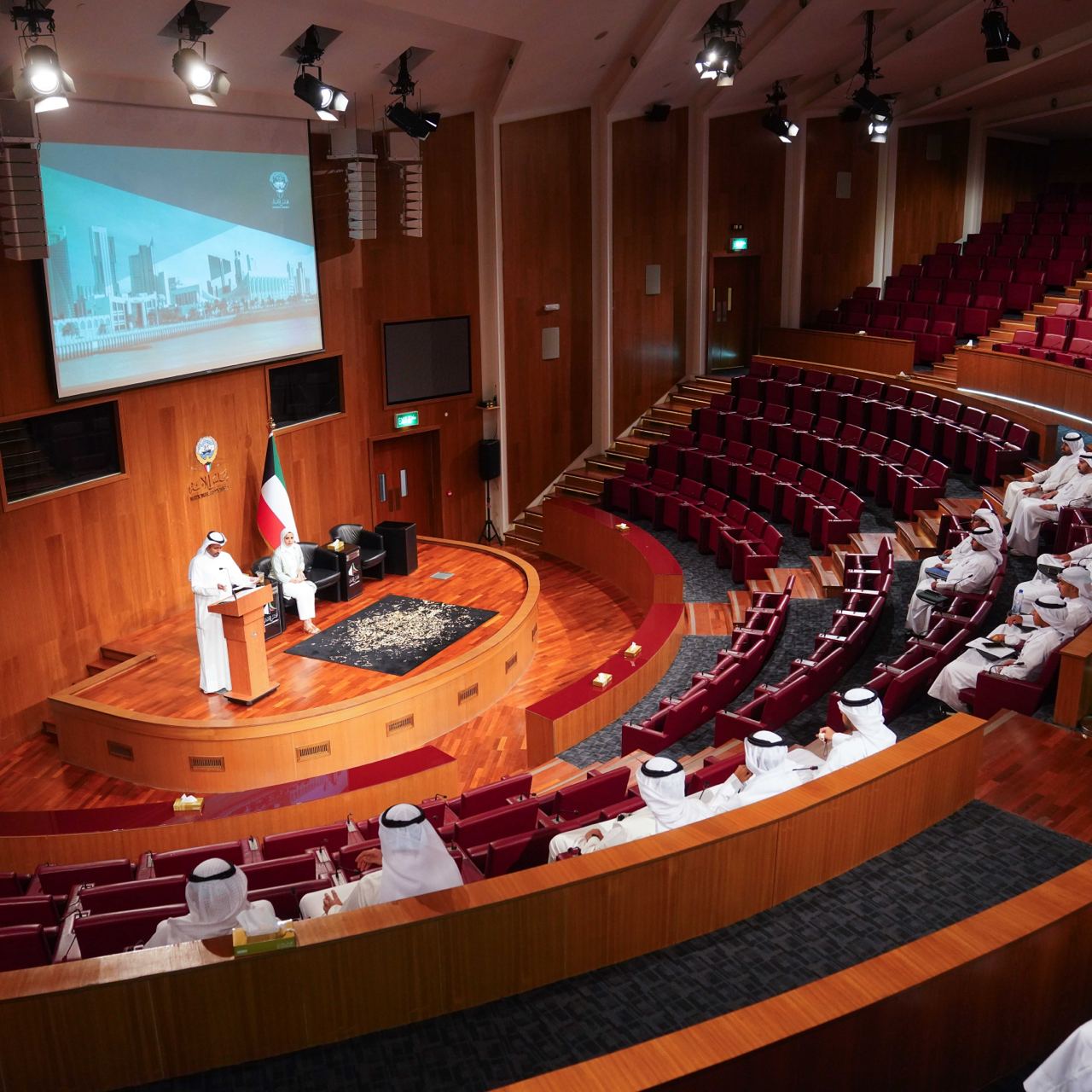 الأمانة العامة لمجلس الأمة تنظم برنامج التدريب الميداني لطلبة كلية القانون الكويتية