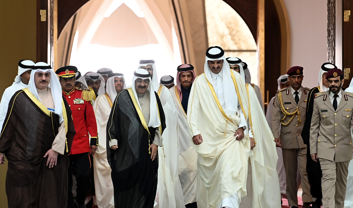 سمو أمير البلاد يغادر قطر بعد زيارة دولة