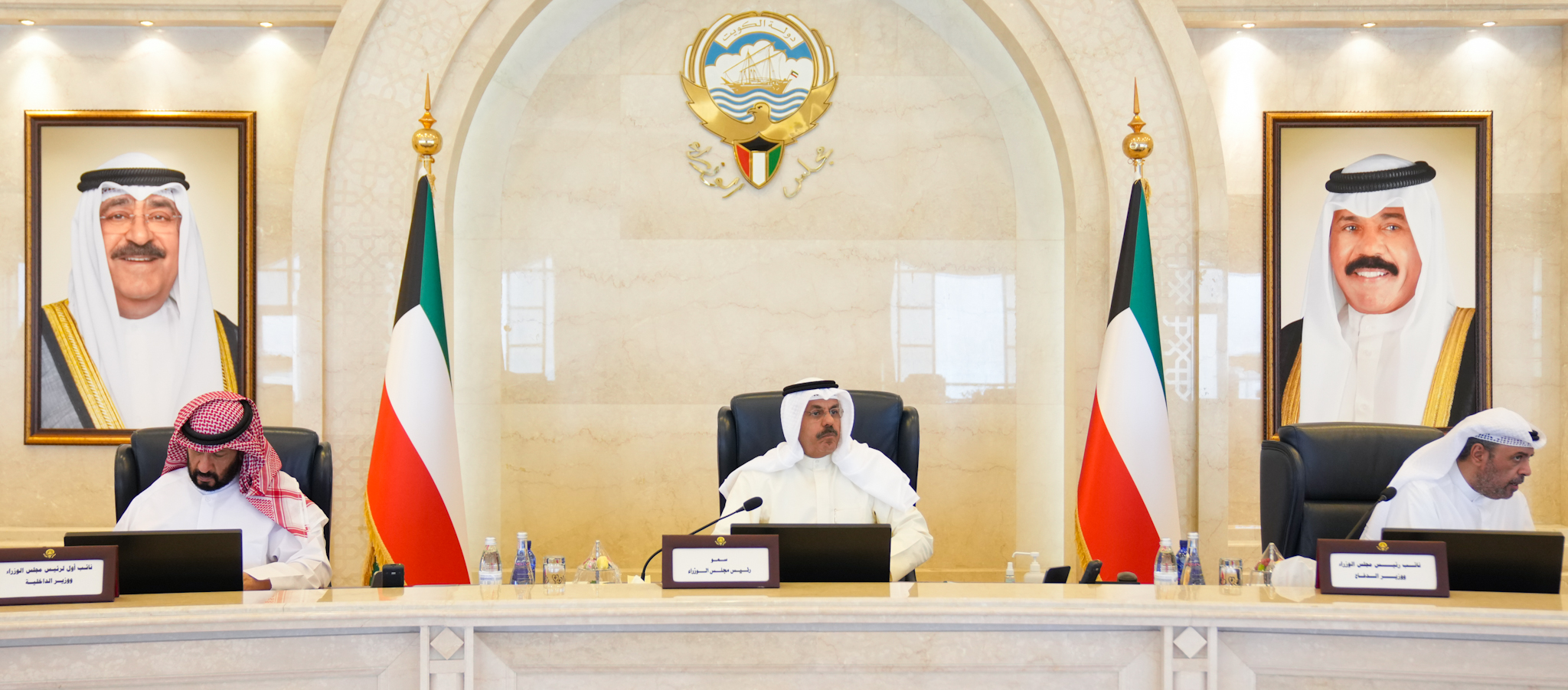 مجلس الوزراء يستعرض جدول أعمال الجلسة الخاصة لمجلس الأمة لمناقشة برنامج عمل الحكومة ويؤكد الالتزام بأحكام الدستور ومبدأ التعاون 